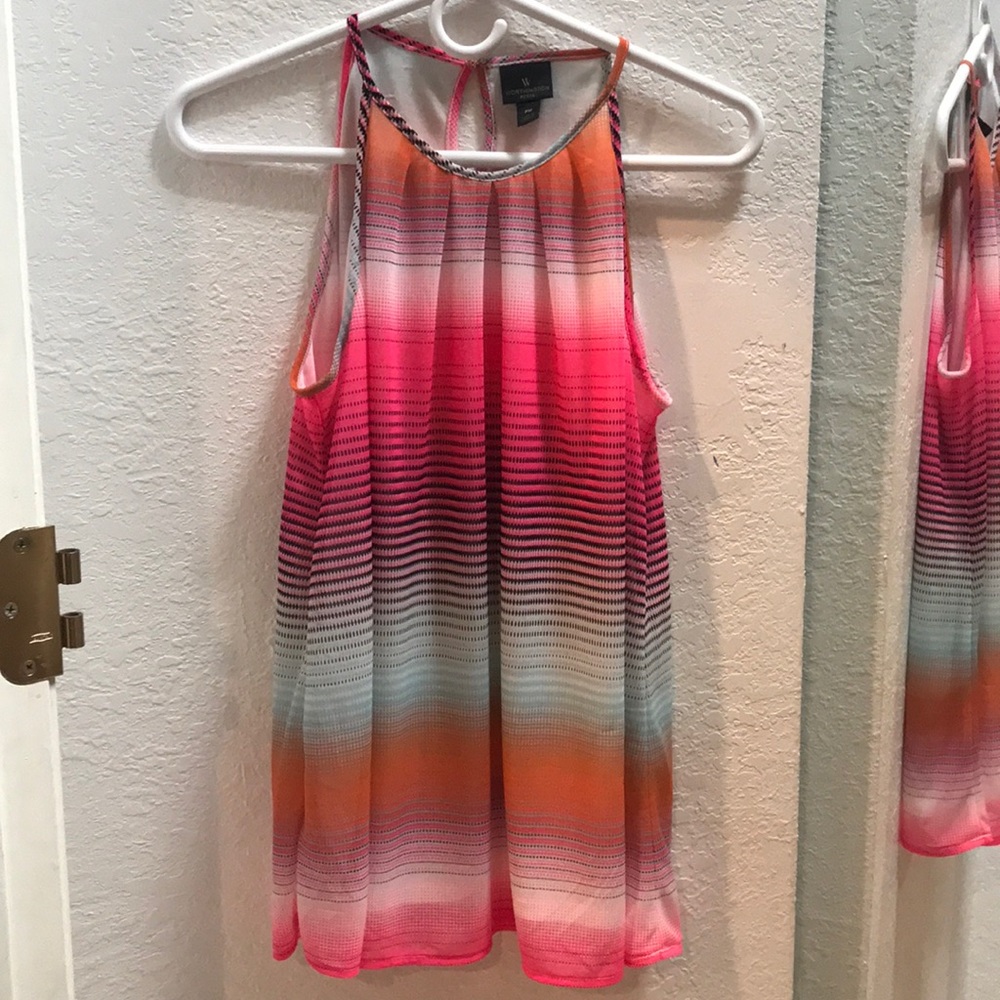 Sleeveless lines blouse